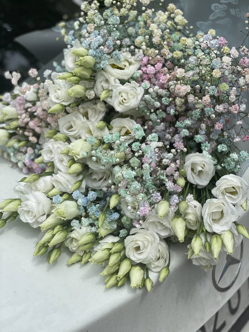 Kwiaciarnia Dorotka Flowers w Łodzi to miejsce, gdzie kwiaty spotykają się z pasją i elegancją